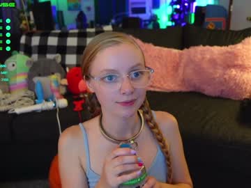 Cam stars girl emmasky69 image #2925158