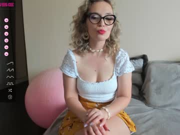 Cam stars girl emilymilf__ image #4439329
