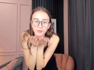 emily_barness cam stars