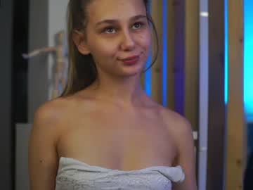 Cam stars girl dainty_bit image #2813394