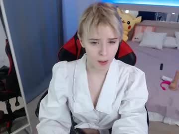 nicole_coyy cam stars