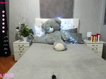 Cam stars girl emmika_ image #915844