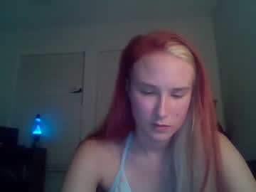 Cam stars girl lessclothesmorefunn image #2675635