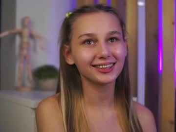 Cam stars girl dainty_bit image #2813486