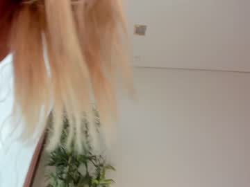 Cam stars girl angel_danm_milf image #2806143