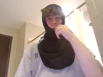 roomfullofcum__ cam stars