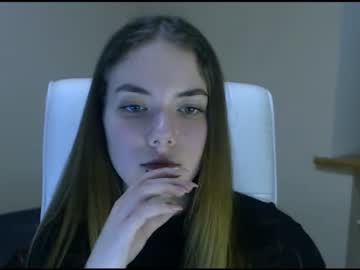 Cam stars girl zoey_deuttch image #3674060