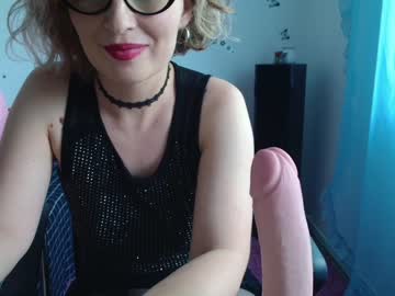 Cam stars girl emilymilf__ image #1938149