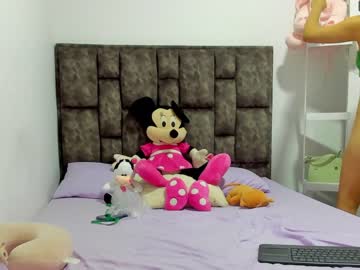 lesly_thopsom cam stars