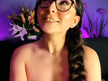 Cam stars girl littlee33 image #2558817