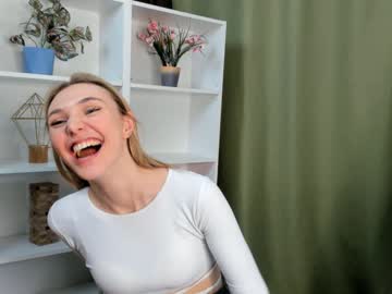 zoieburton cam stars