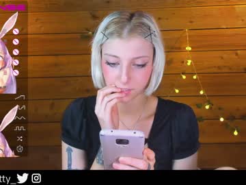 Cam stars girl lit1le_kitty_ image #2933195