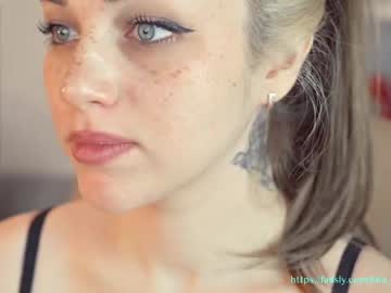 Cam stars girl mia_milagros image #1785355
