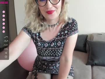 Cam stars girl emilymilf__ image #4888454