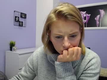 julie_wayne cam stars