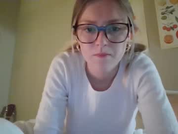 Cam stars girl ellenglow69 image #6742040
