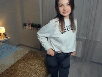 Cam stars girl smiles_energy image #5941089