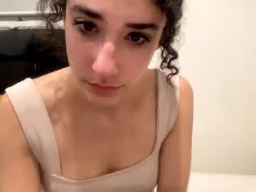 prettiestpeach cam stars