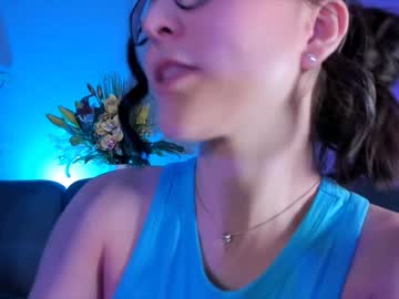 Cam stars girl littlee33 image #2658865