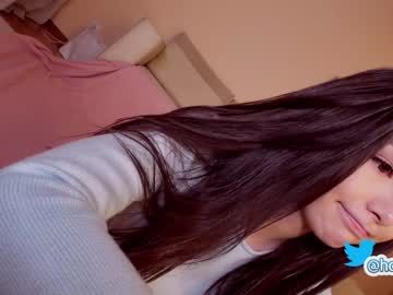Cam stars girl hollyextra image #2995019