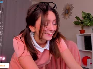 Cam stars girl renessy_ image #3788537