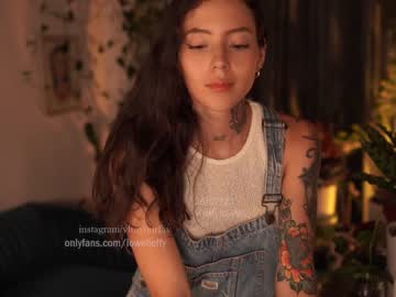 Cam stars girl effylowell_ image #4921998