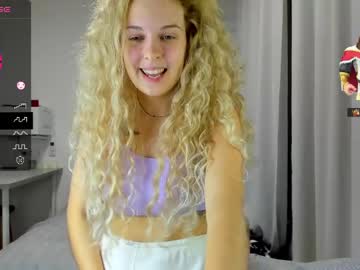 Cam stars girl mila_martella2004 image #5178619