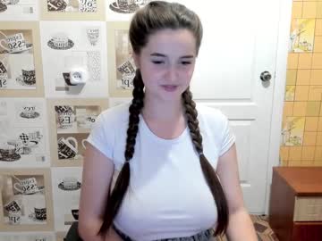 Cam stars girl emmika_ image #1739267