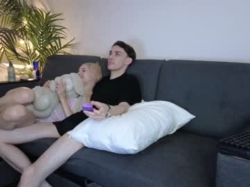 Cam stars couple maybe_threesome_ image #4772328
