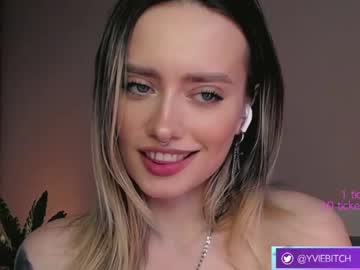 Cam stars girl _yvie_ image #3666816