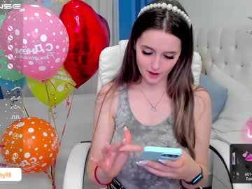 Cam stars girl emmika_ image #4549639