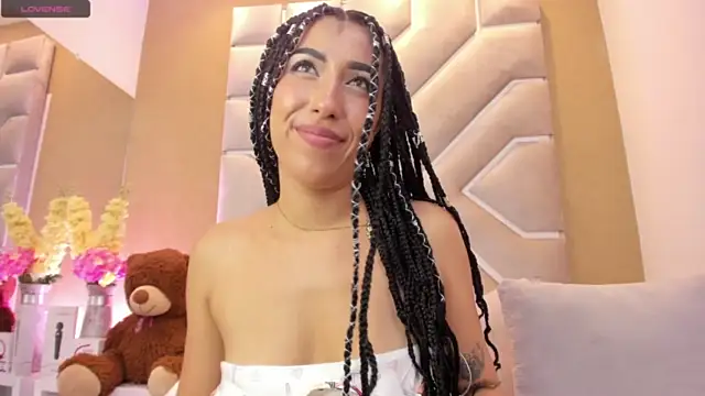 Stripchat porn cam MonsyHot
